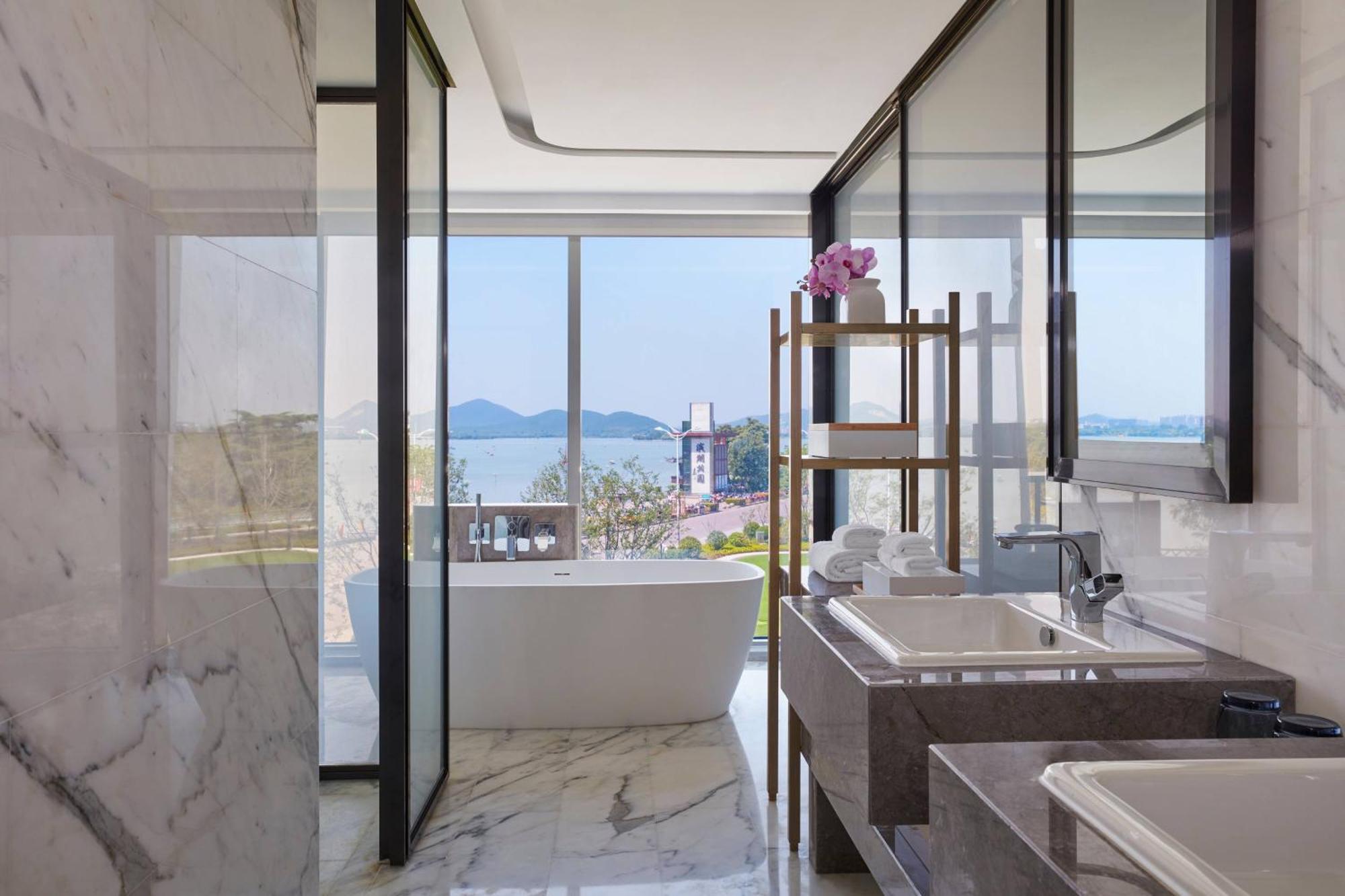 Xuzhou Marriott Hotel Lakeview Exterior photo