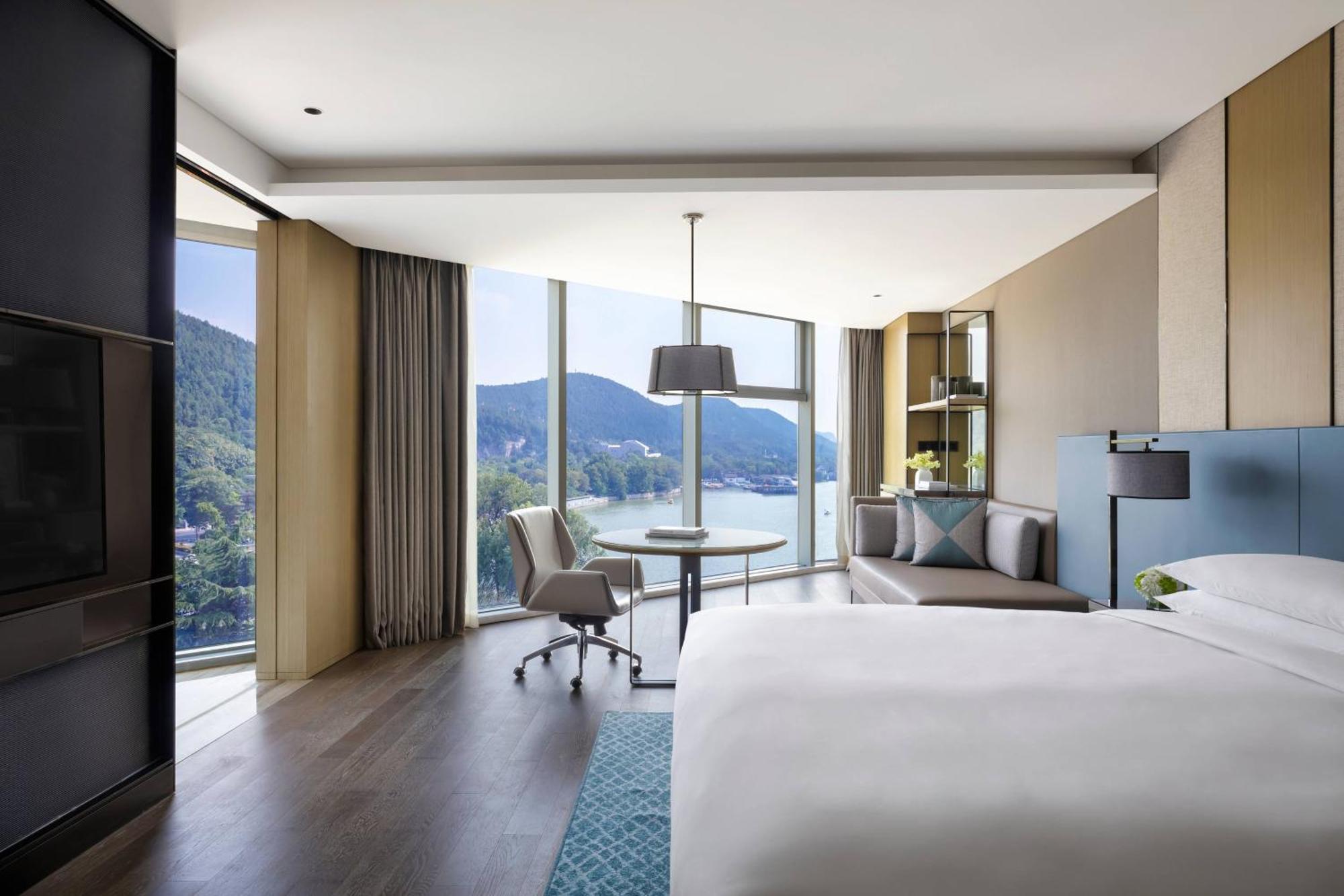 Xuzhou Marriott Hotel Lakeview Exterior photo